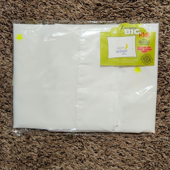 New 'Love You To the Moon and Back' Glow in the Dark Standard Pillowcase - Picture 4 of 6